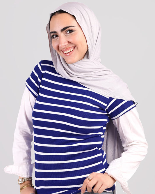 بلوزة أساسية بأكمام نصفية